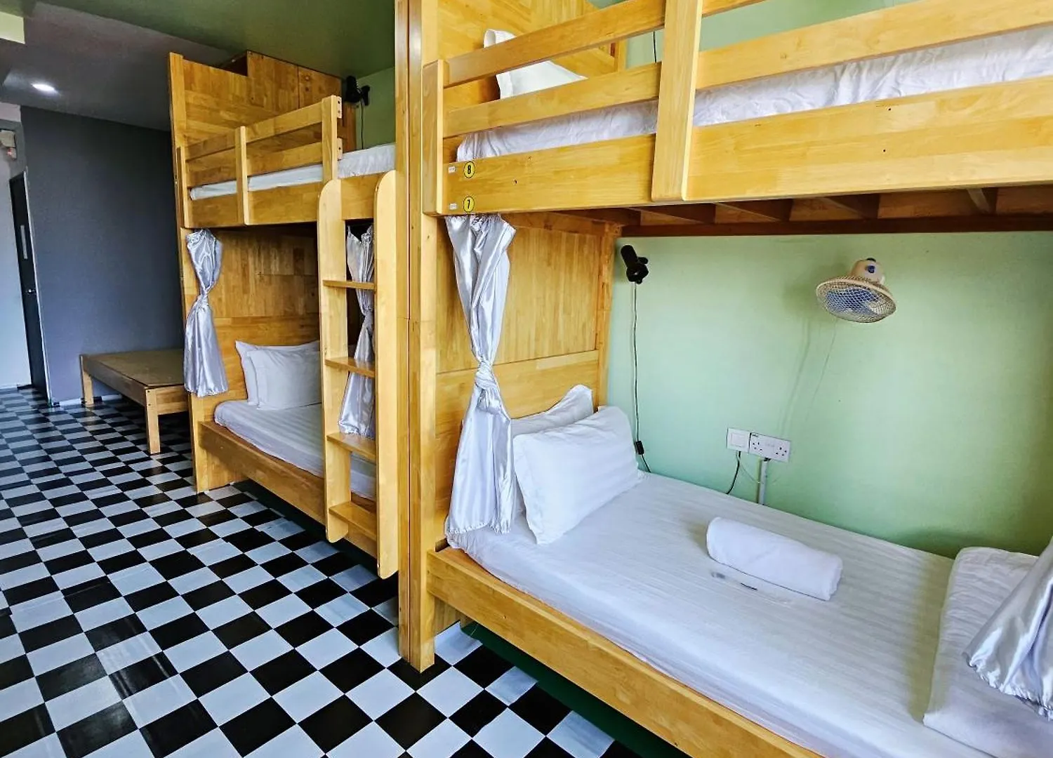 The 60 Hostel George Town