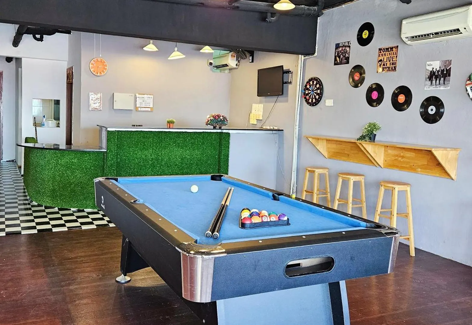 The 60 location